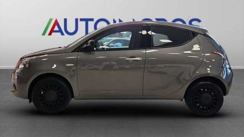 Lancia Ypsilon 1.0 FireFly Hybrid Silver