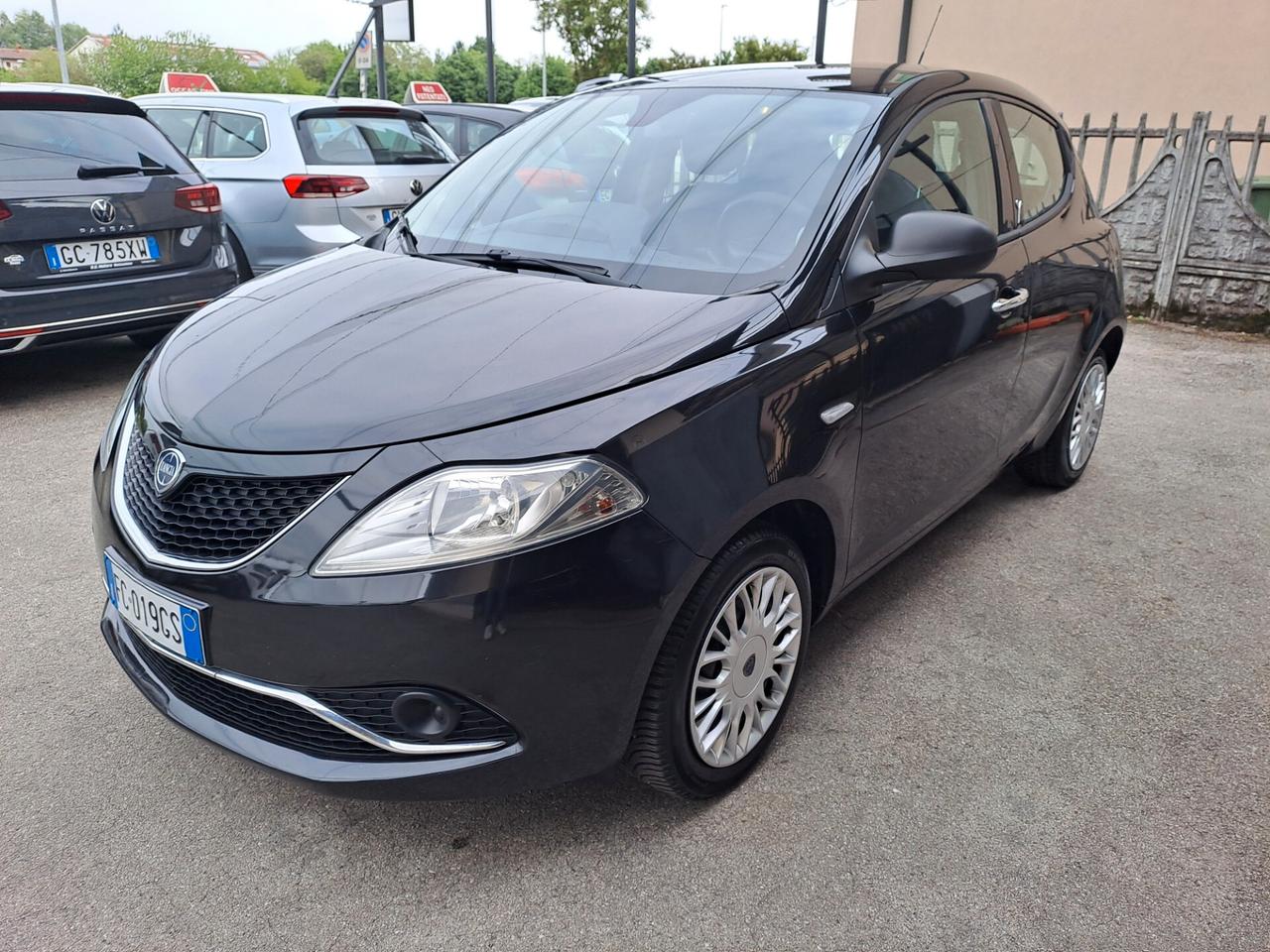 Lancia Ypsilon 1.2 69CV - OK NEOPATENTATI