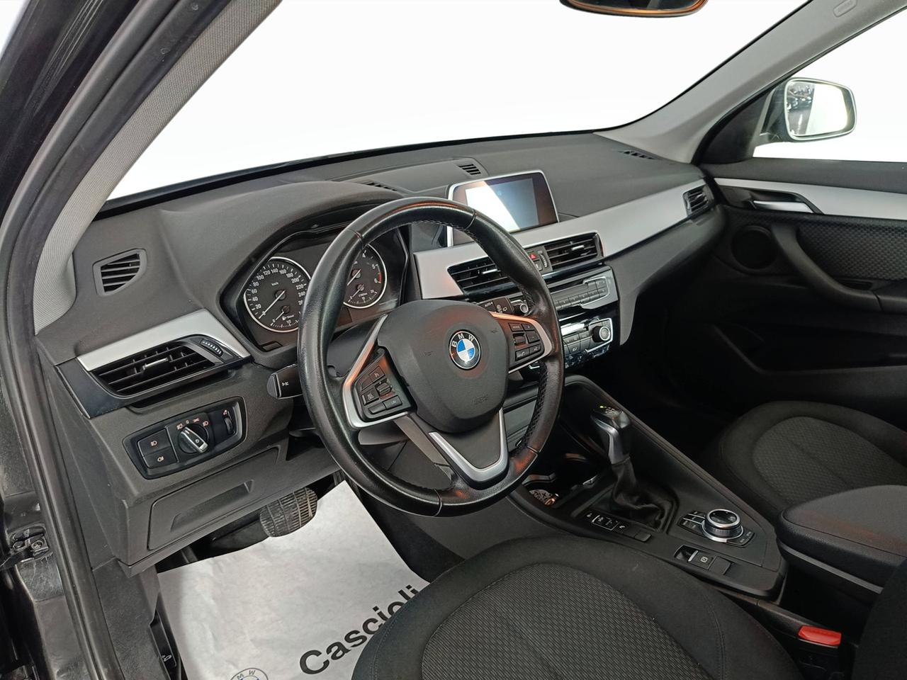 BMW X1 F48 - X1 sdrive18d Business auto