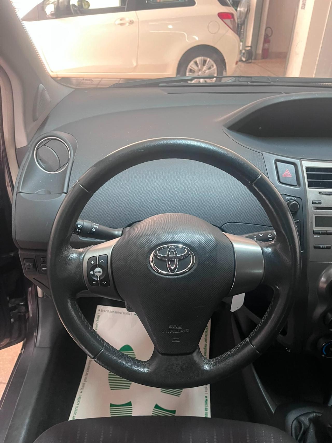 Toyota Yaris 1.3 5 porte Sol