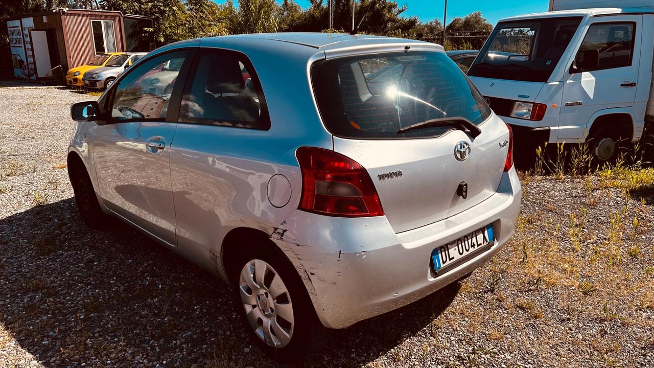 Toyota Yaris 1.0 3 porte Sol