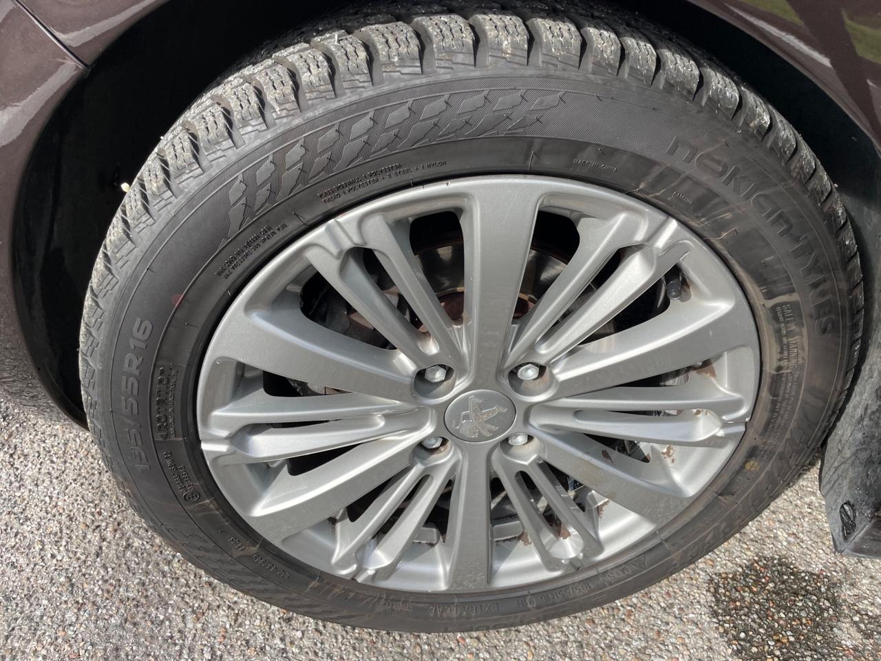 Peugeot 208 1.6 e-HDi 115 CV Stop&Start 5 porte Allure*Neo patentati *