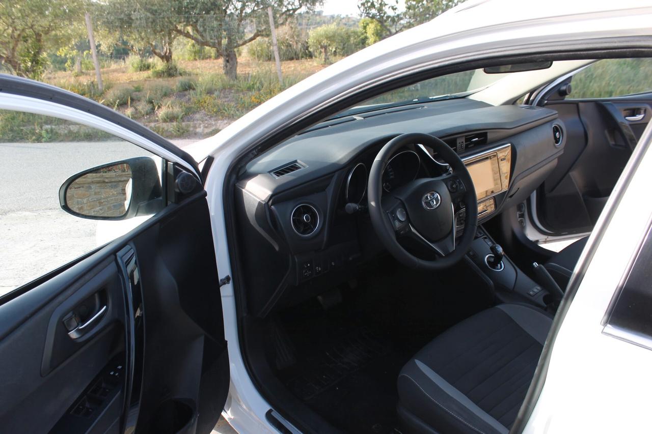 Toyota Auris Touring Sports 1.8 Hybrid Business