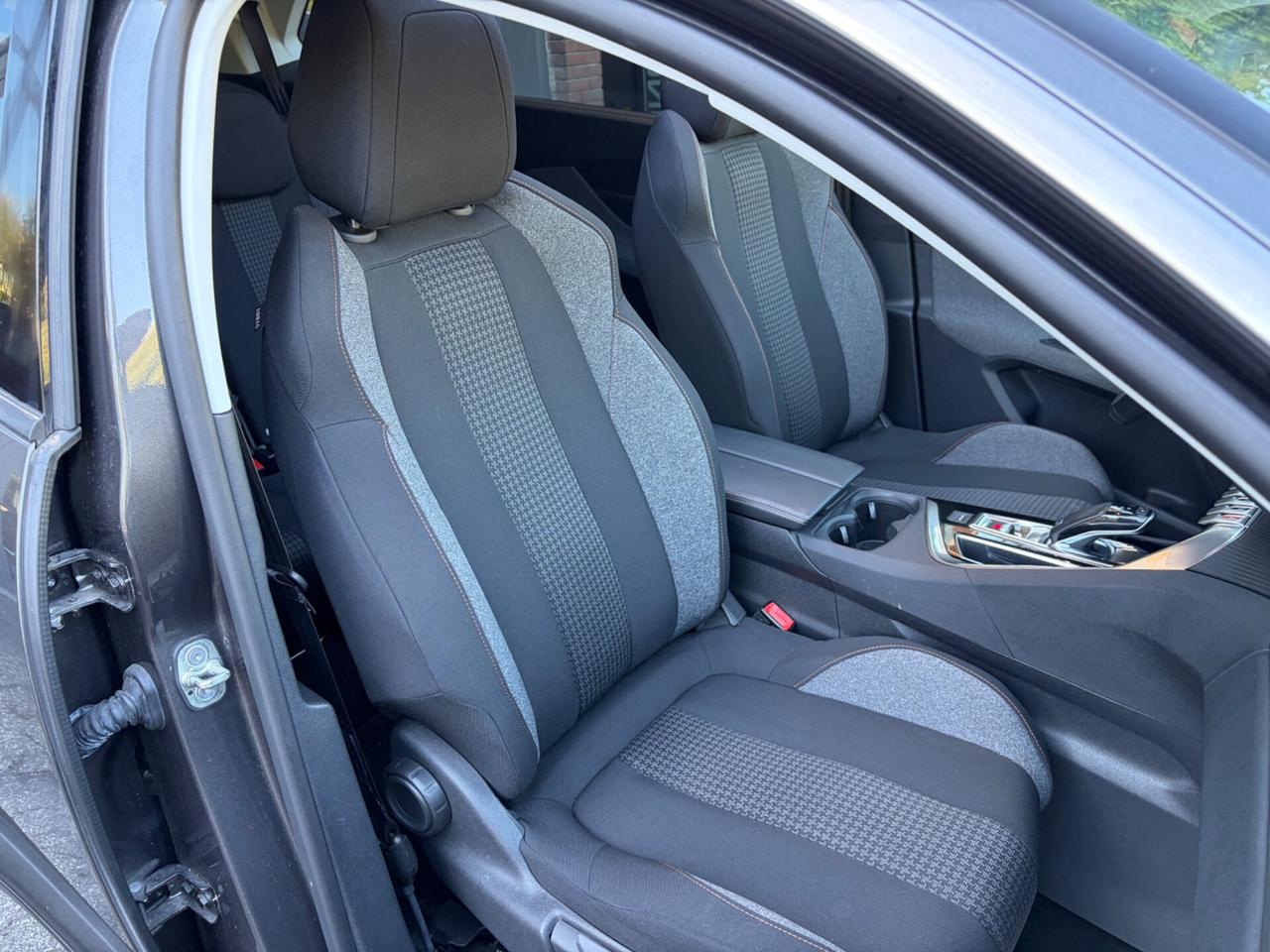 Peugeot 5008 BlueHDi 130 S&S Allure