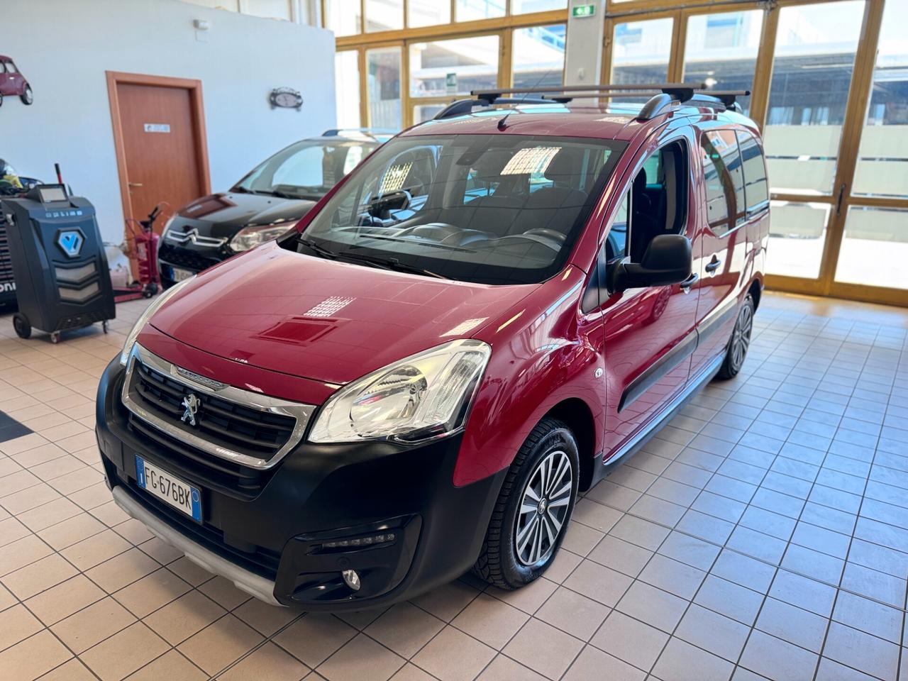 Peugeot Partner Tepee BlueHDi 100 Outdoor
