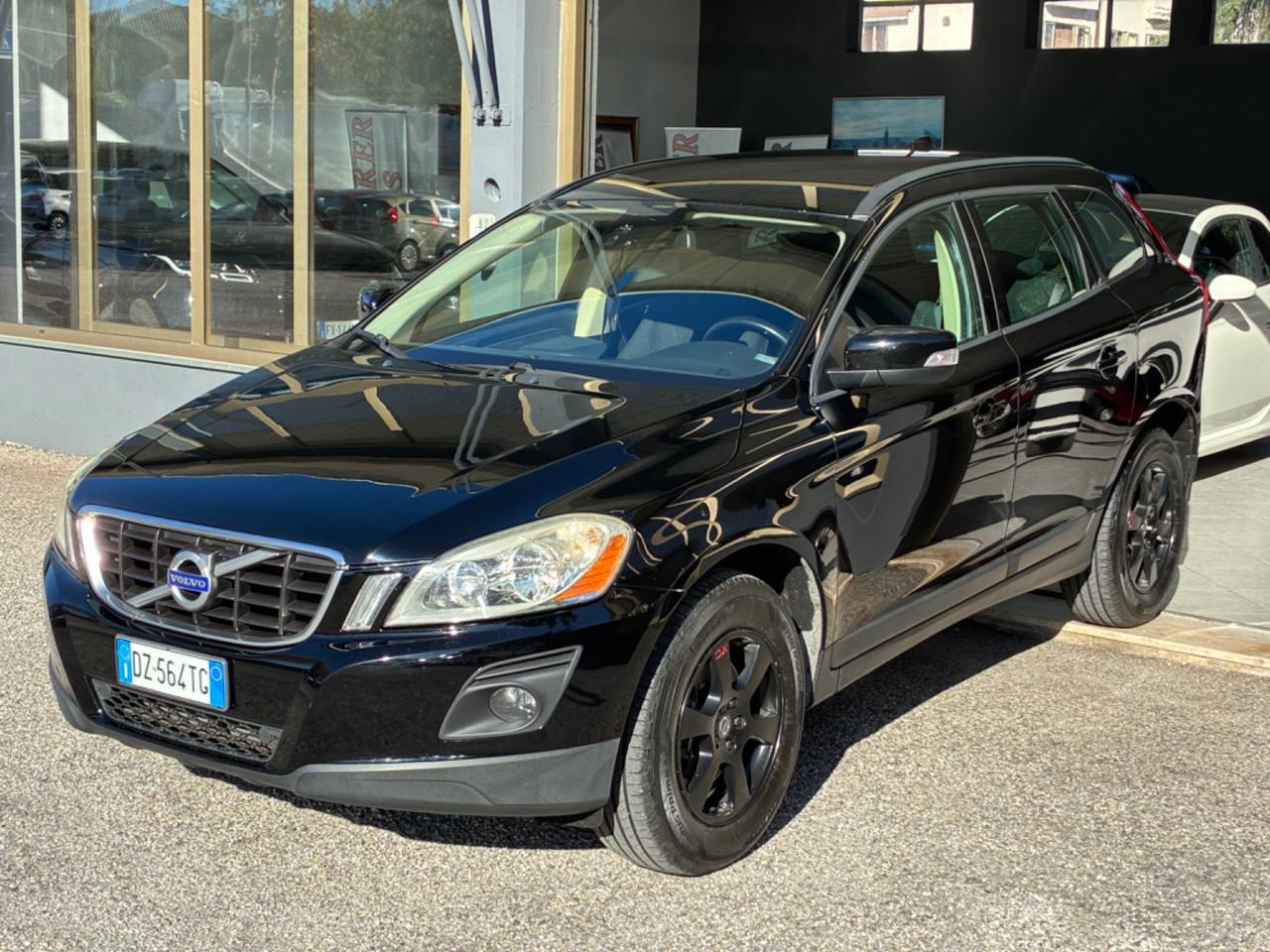 Volvo XC 60 2.4 D 175 cv Momentum