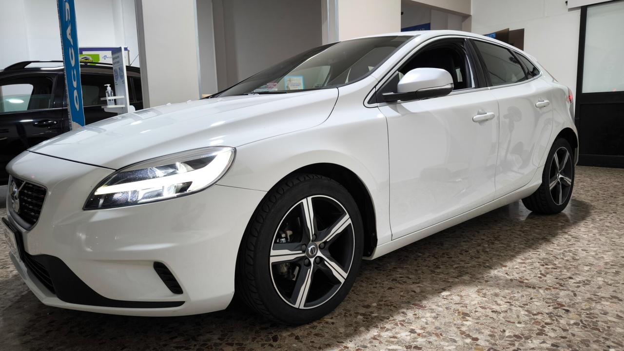 Volvo V40 D2 R-design