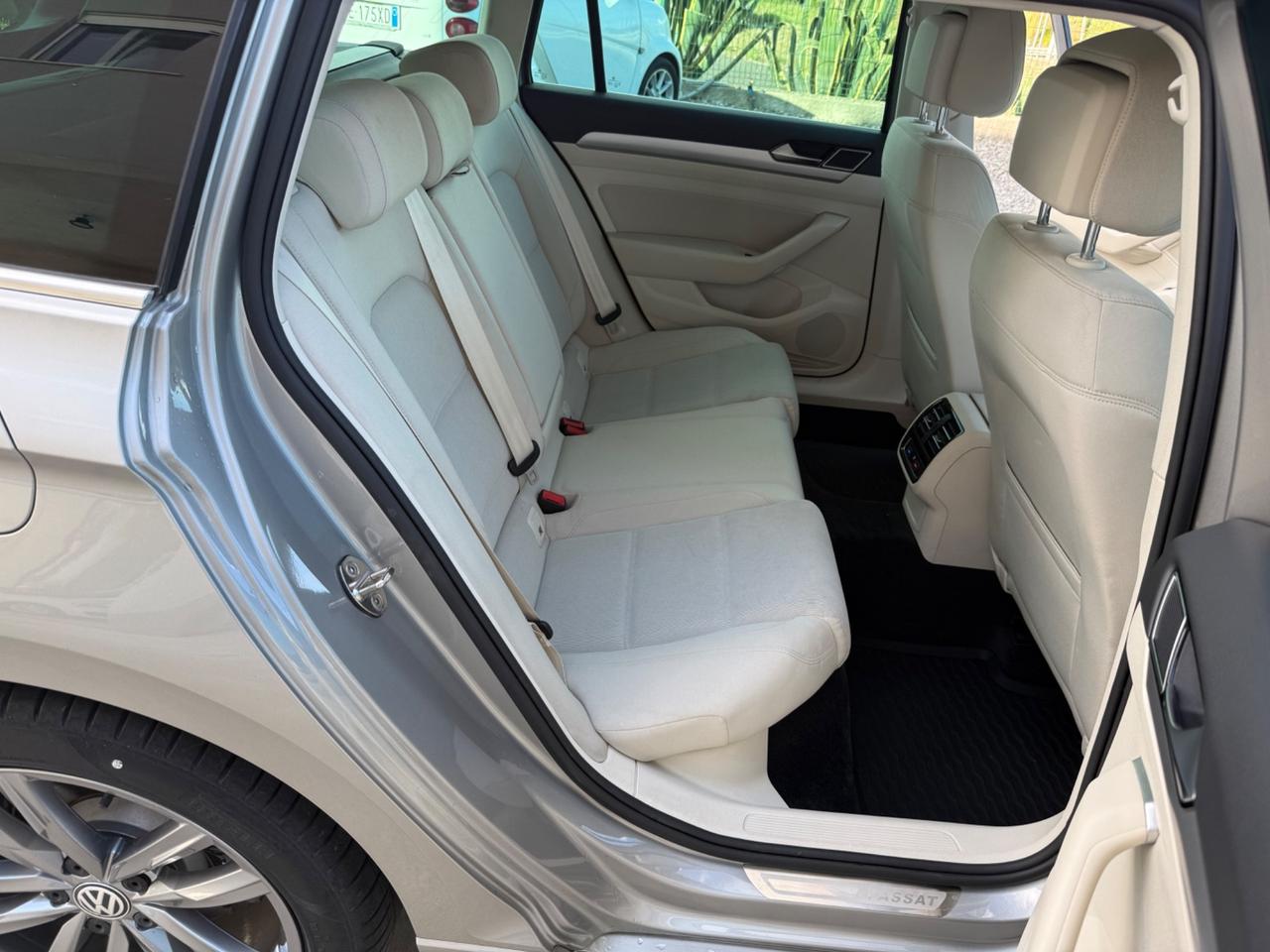 Volkswagen Passat 2.0 TDI SCR DSG Executive BMT