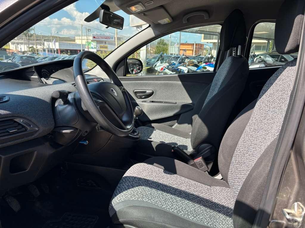 Lancia Ypsilon 1.2 69 CV 5 porte S&S 2019 / KM 44.000 Tua a solo 92 Euro al mese