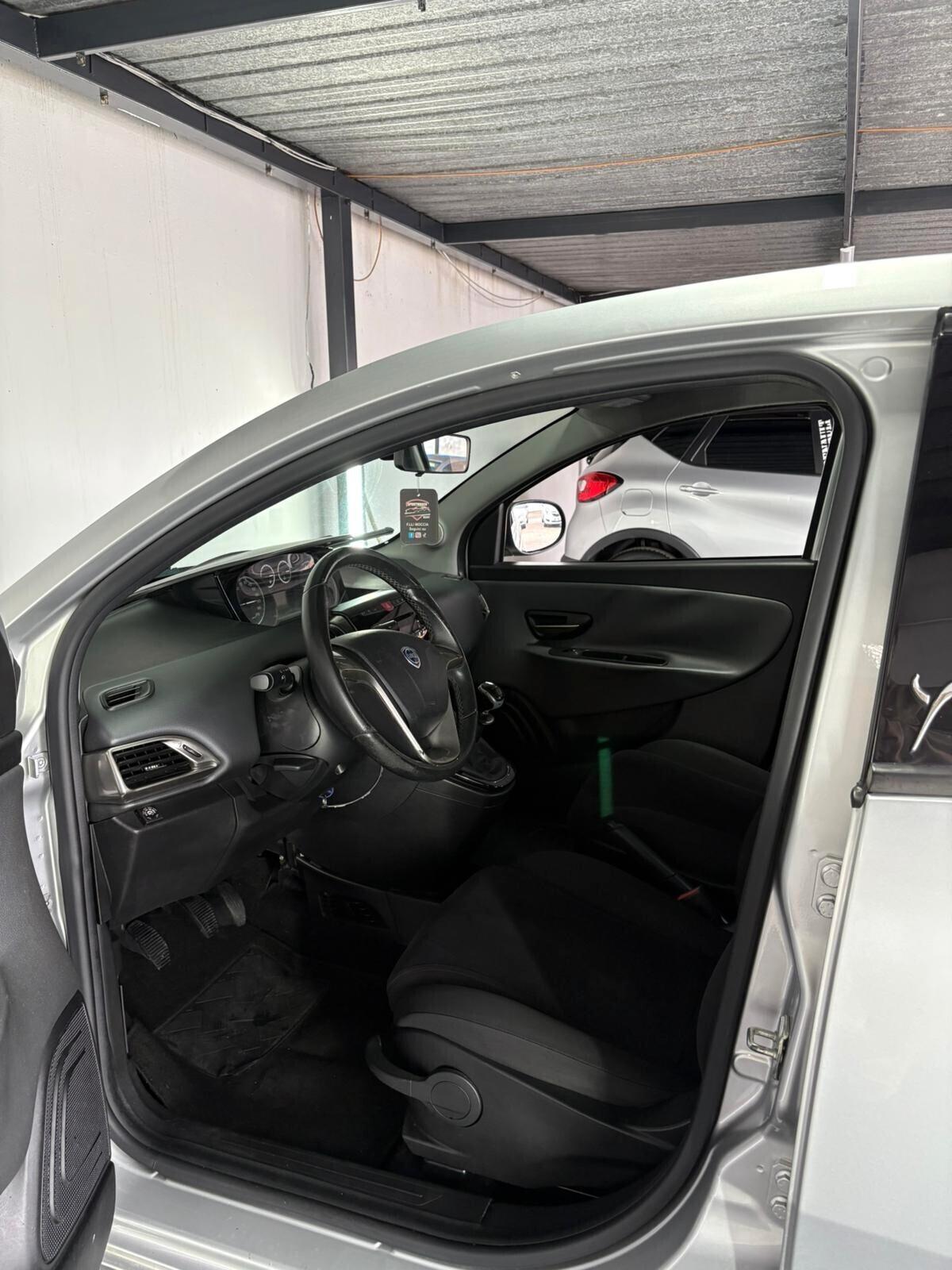 Lancia Ypsilon Gold GPL