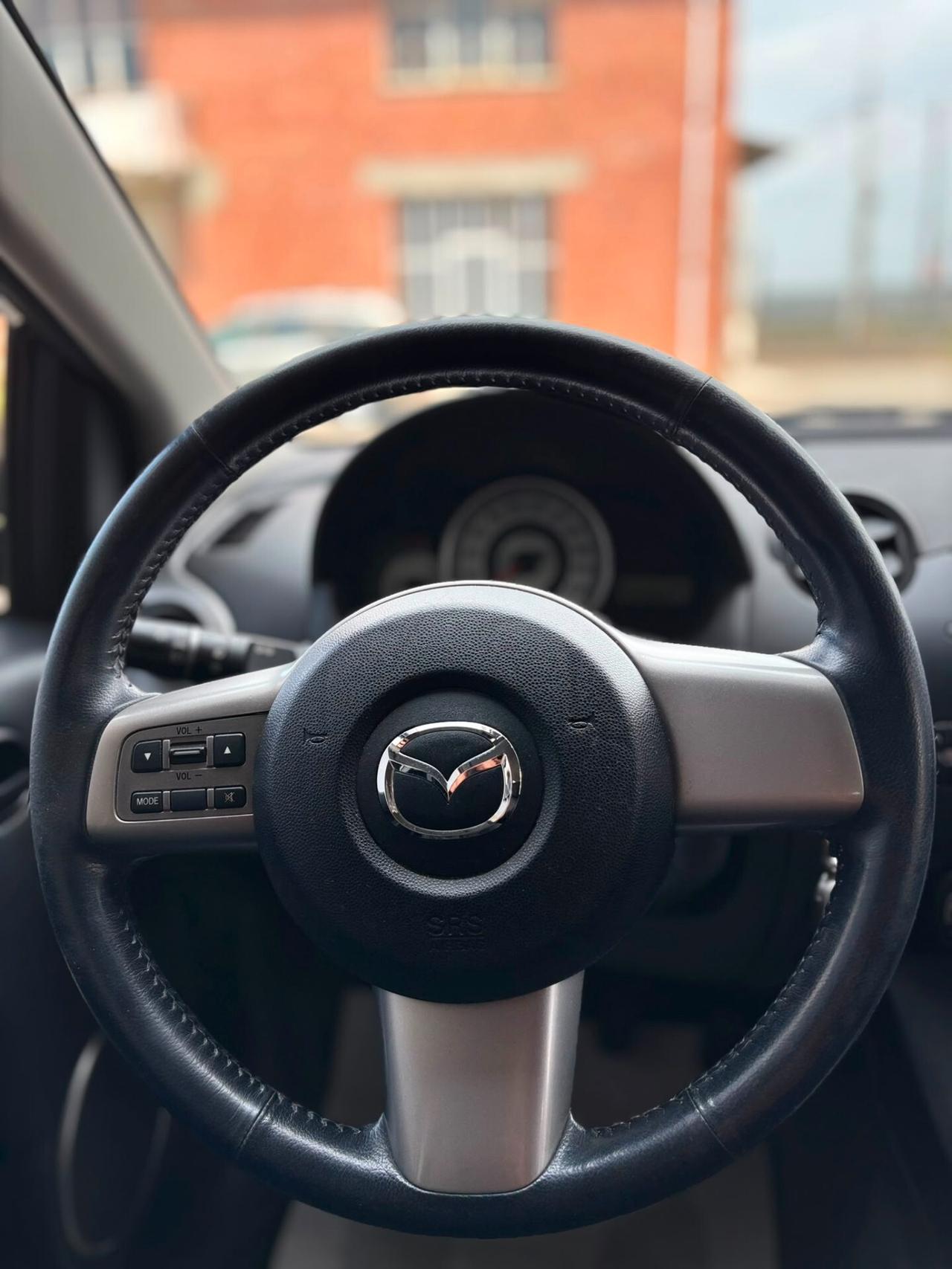 Mazda 2 1.3 16V 75CV