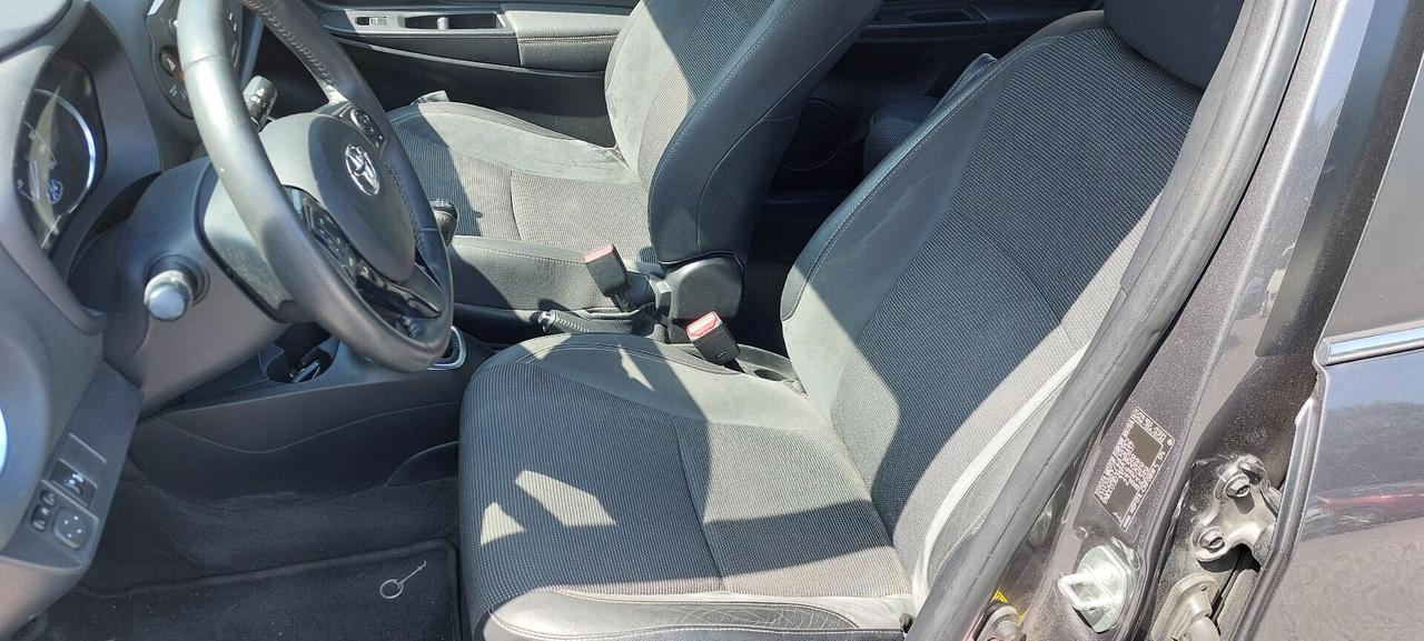 Toyota Yaris 1.5 5 porte Lounge