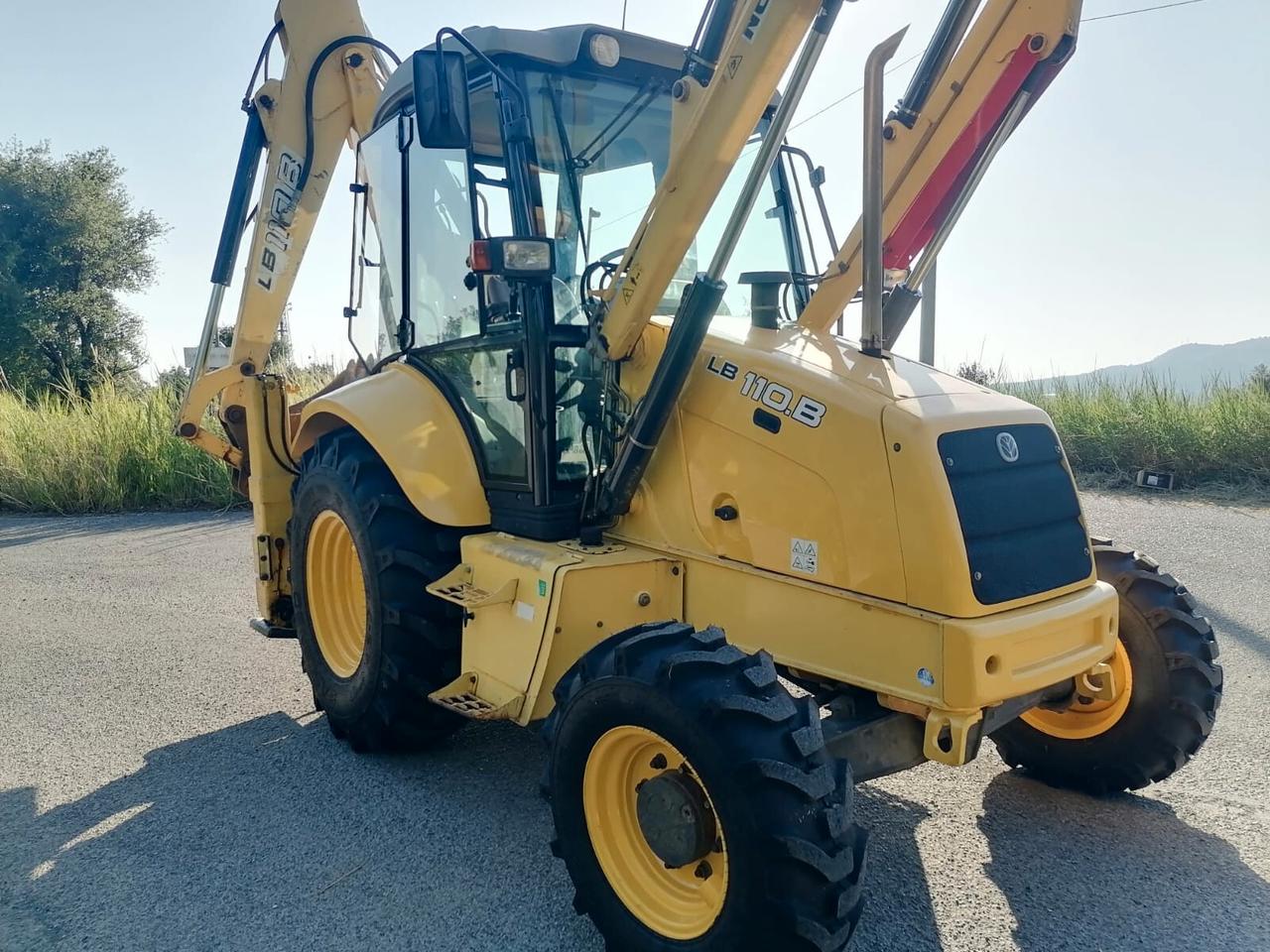 Terna Seminuova New-Holland LB110 B