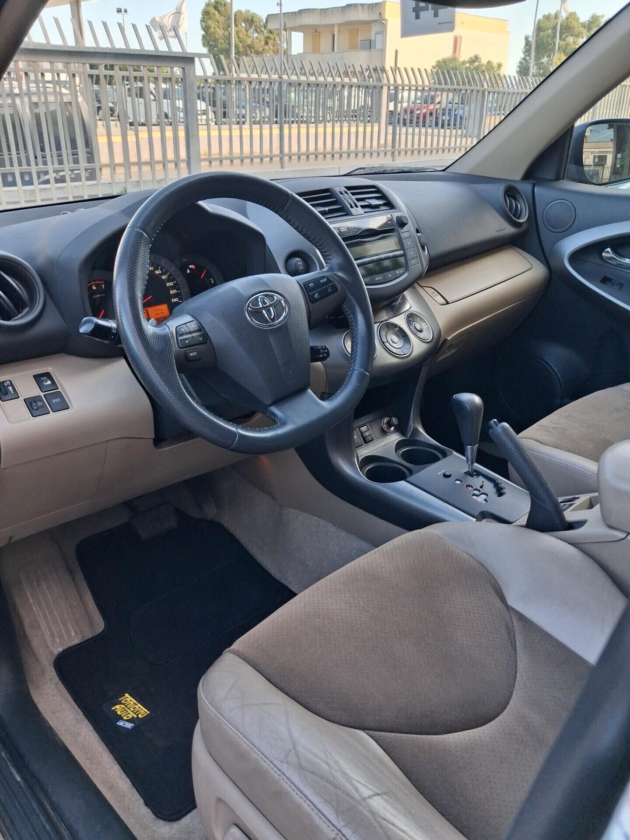 TOYOTA Rav4 Crossover 2.200 D-Cat 150cv 4WD Autom.