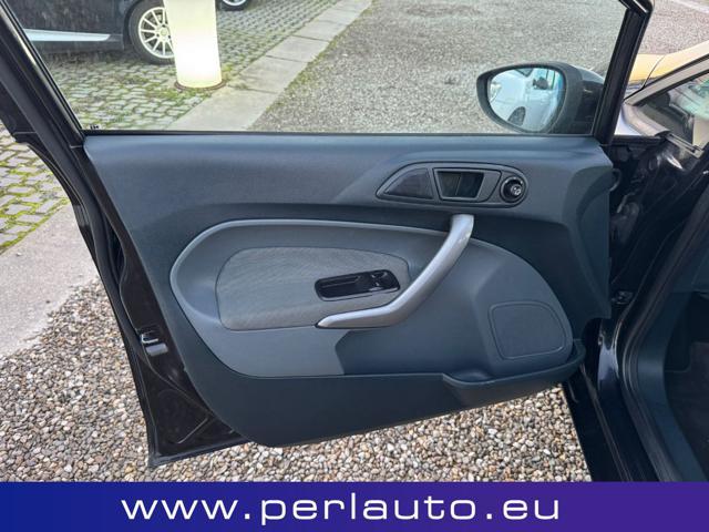 FORD Fiesta 1.4 TDCi 68CV 5 porte Titanium