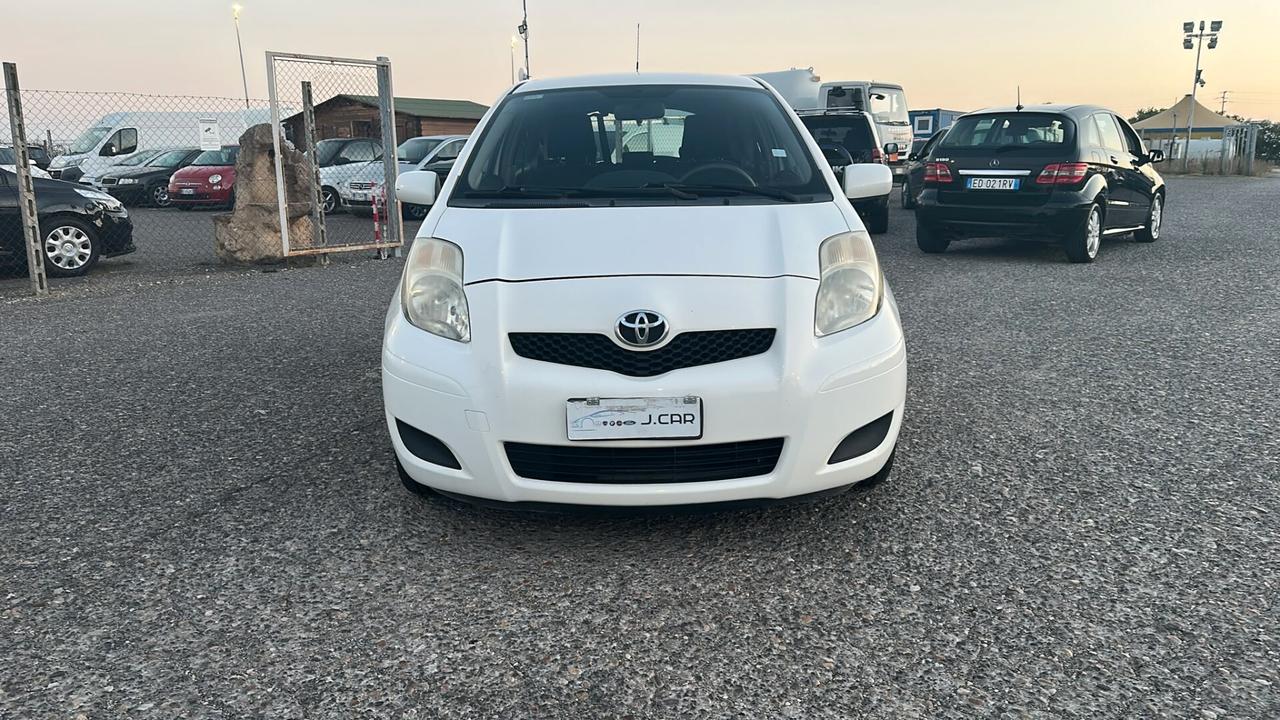 Toyota Yaris 1.0 3 porte Now