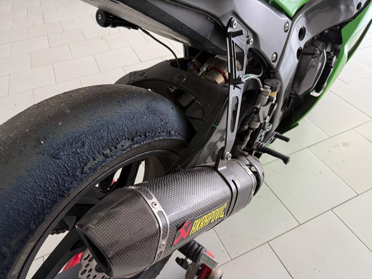 Kawasaki Ninja ZX - 10 R Pista