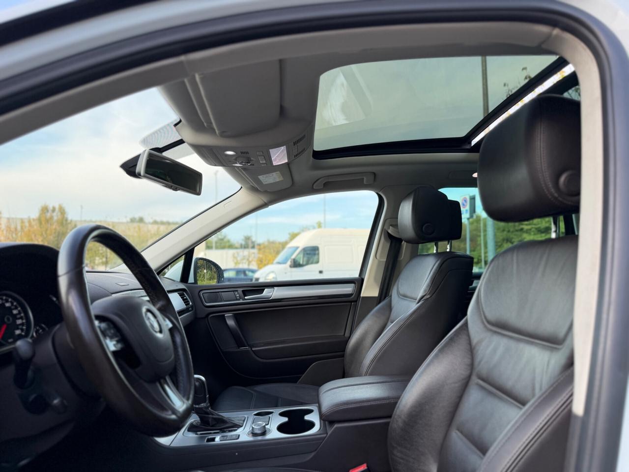 Volkswagen Touareg 3.0 TDI 262 CV *PREZZO REALE*pelle*Automatik*Tetto*Pelle