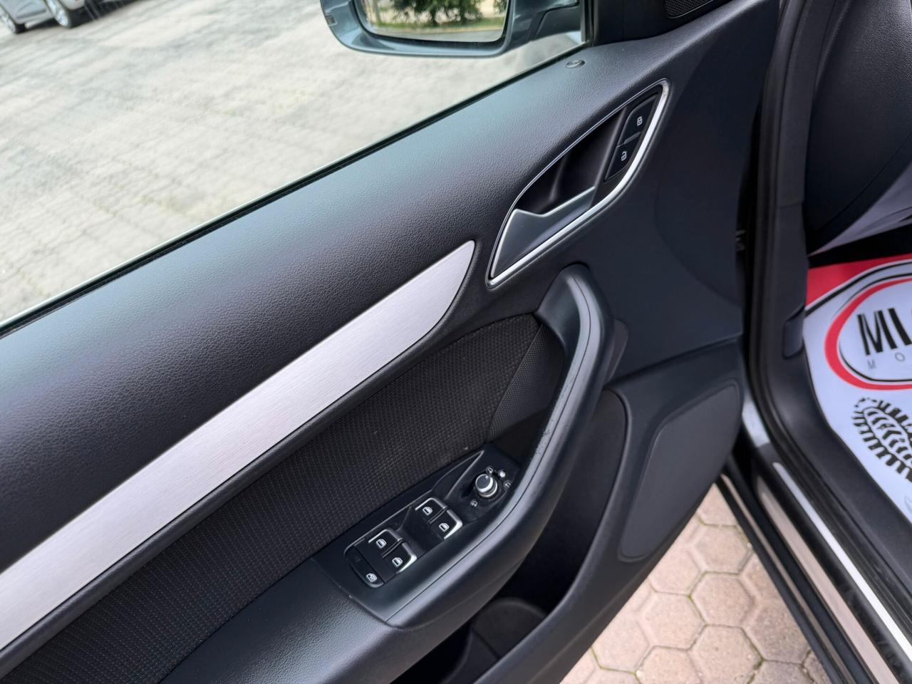 Audi Q3 2.0 TDI 120 CV S tronic Sport S-LINE