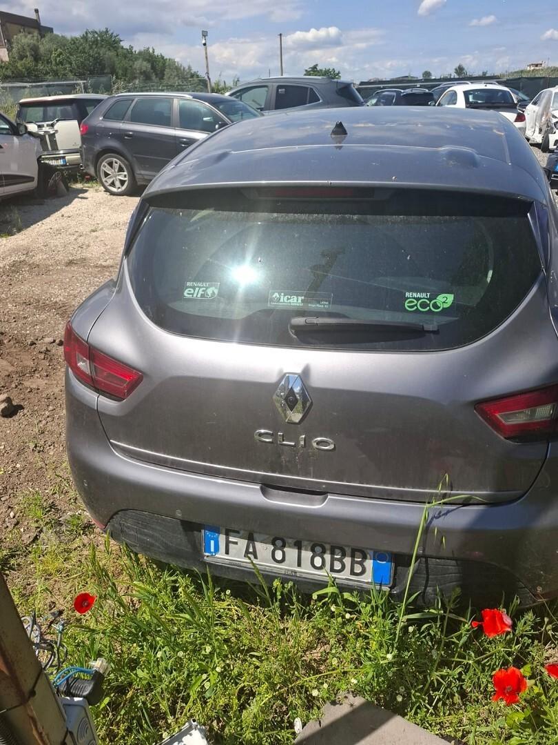 RENAULT CLIO 2015 1.5 DCI SINISTRATA