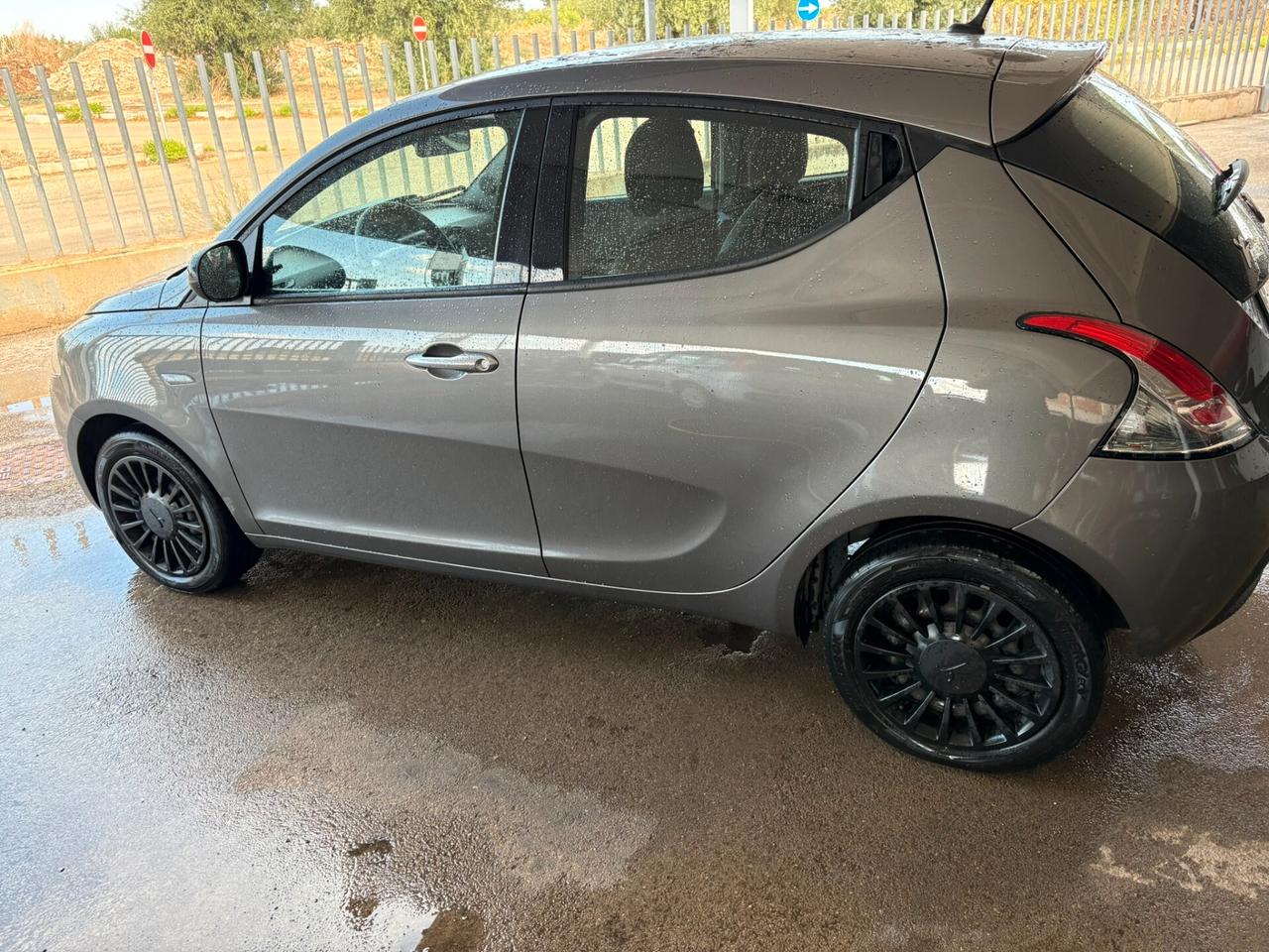 Lancia Ypsilon 1.2 69 CV 5 porte GPL Silver Plus