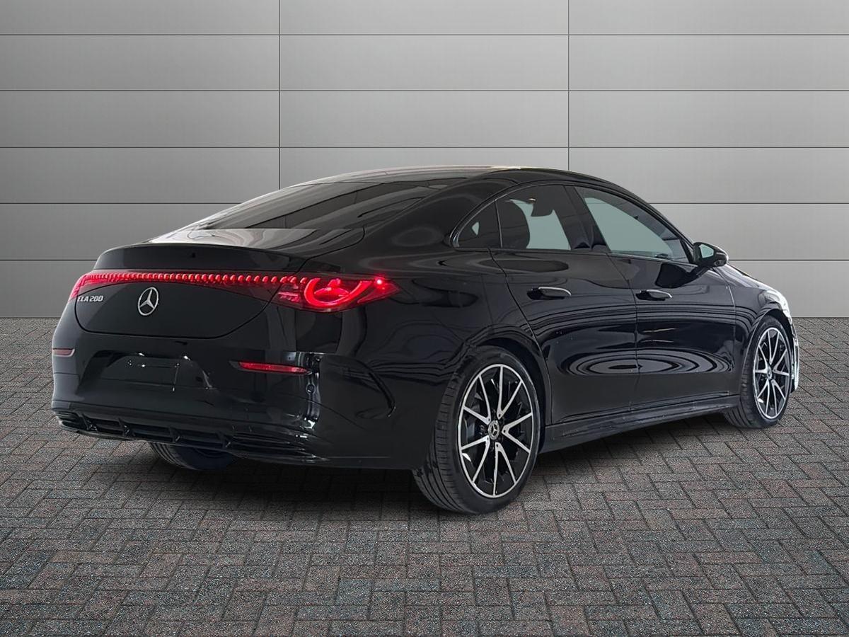 Mercedes-Benz CLA 200