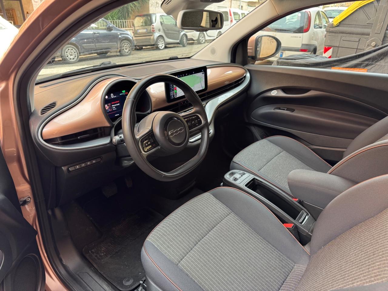 Fiat 500 500e Berlina 42 kWh Icon Led sensori parcheggio