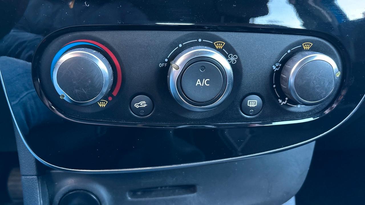 Renault Clio dCi 8V 75 CV 5 porte Moschino Zen