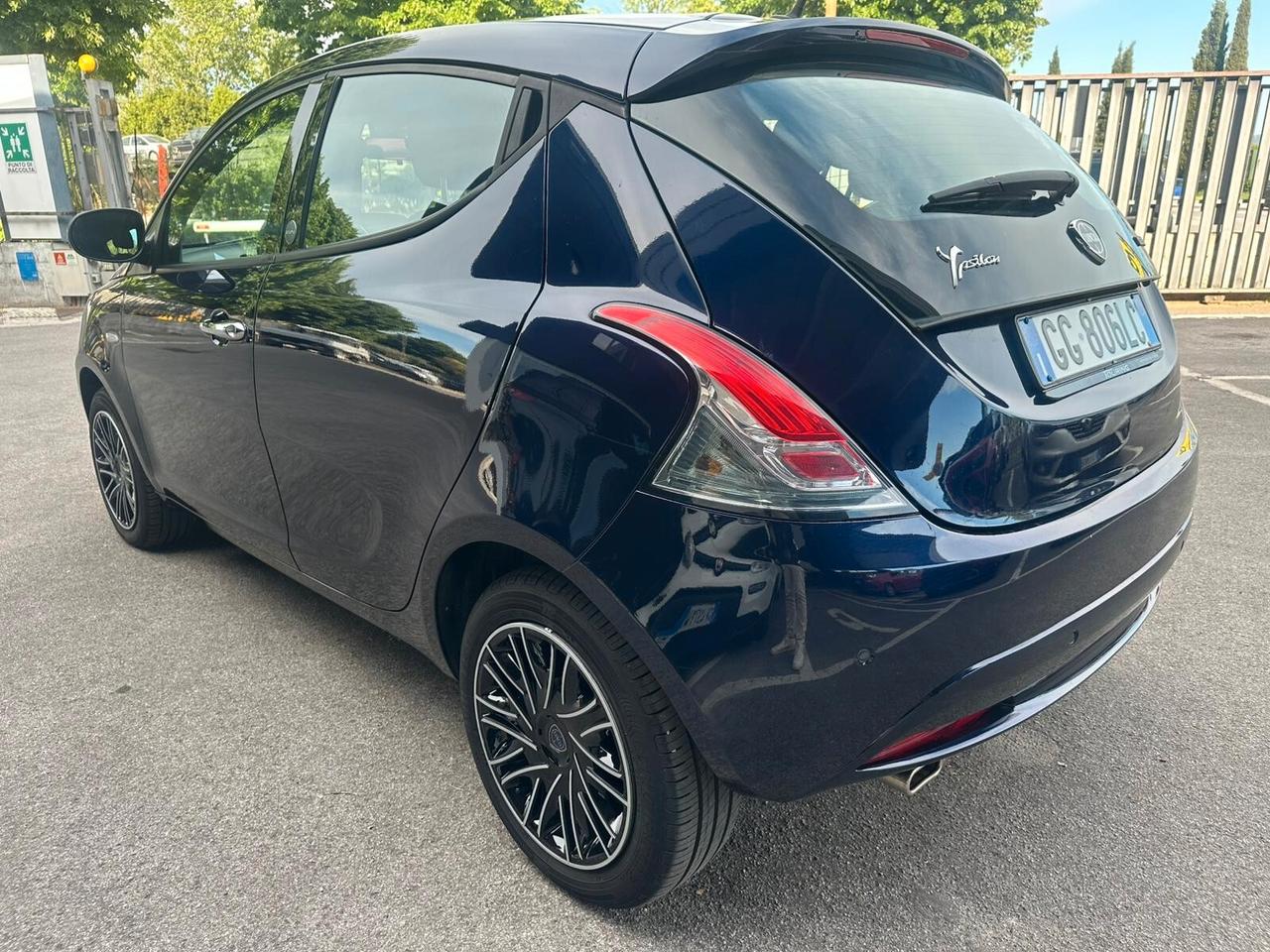 Lancia Ypsilon 1.0 FireFly 5 porte S&S Hybrid Ecochic Gold