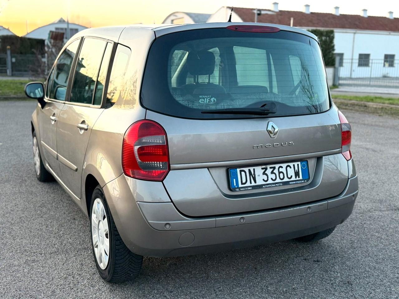 Renault Modus Grand 1.5 dCi 85CV Dynamique