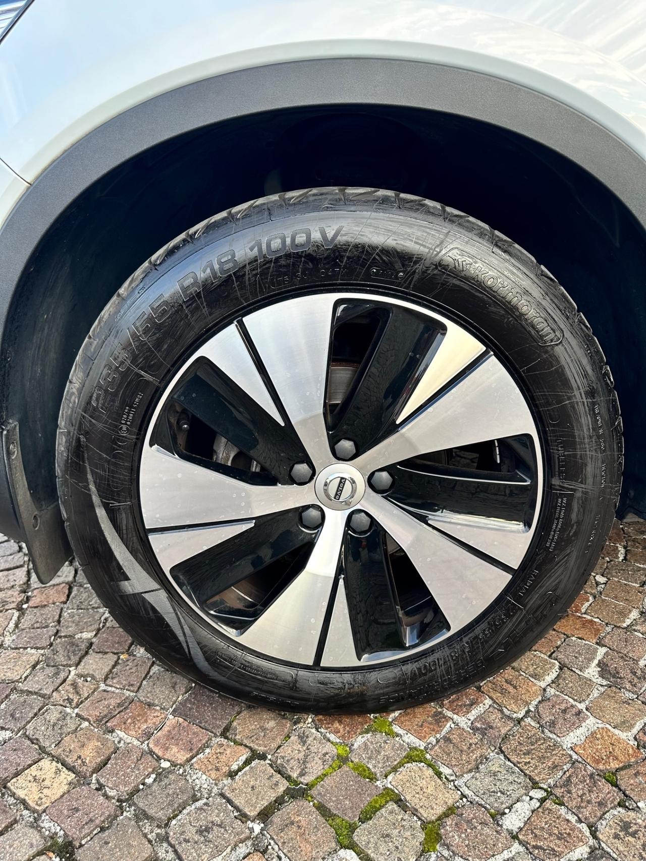 Volvo XC40 T3 Geartronic Momentum Core -km Certificati