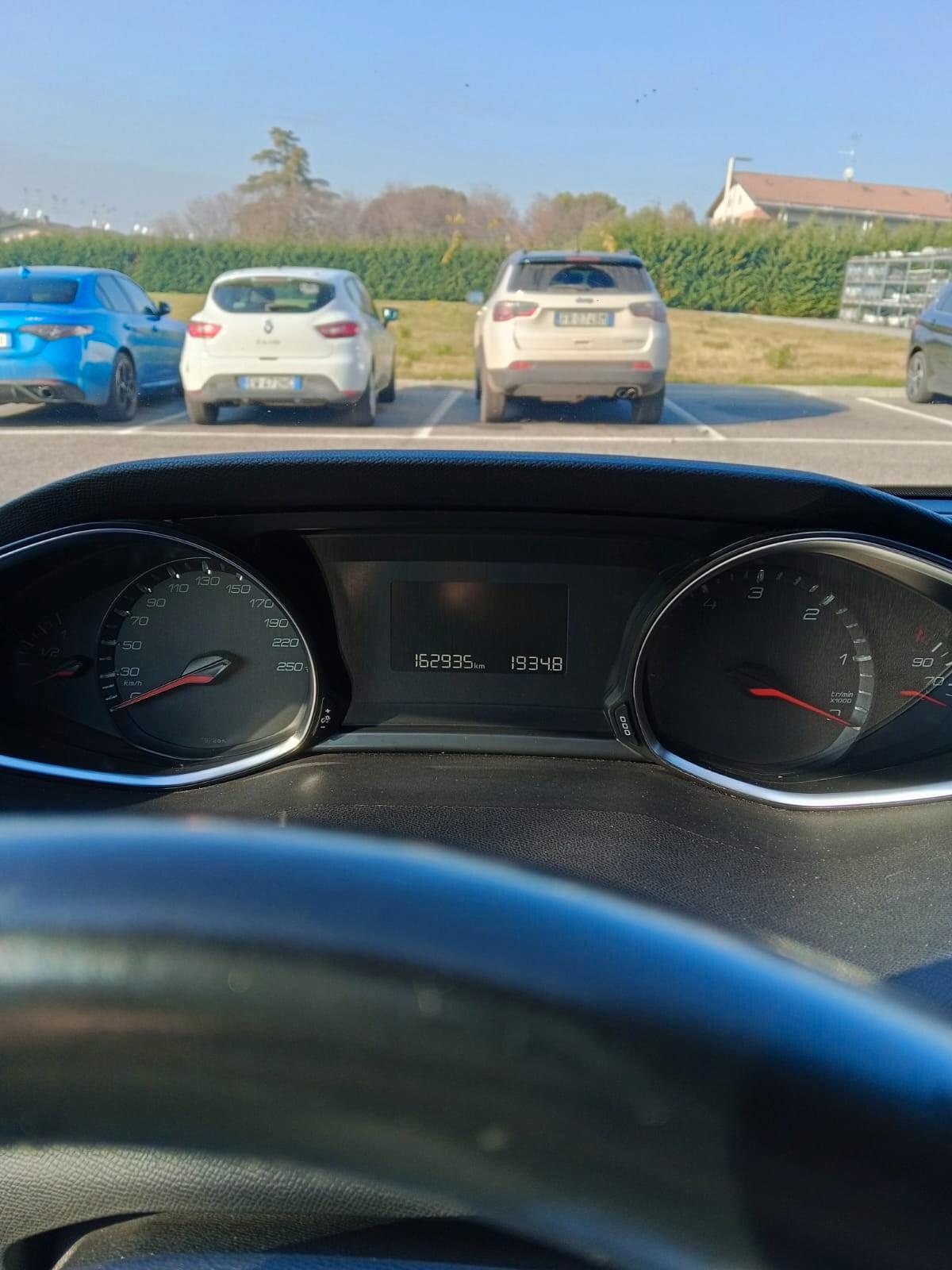 Peugeot 308 BlueHDi 120 S&S Business