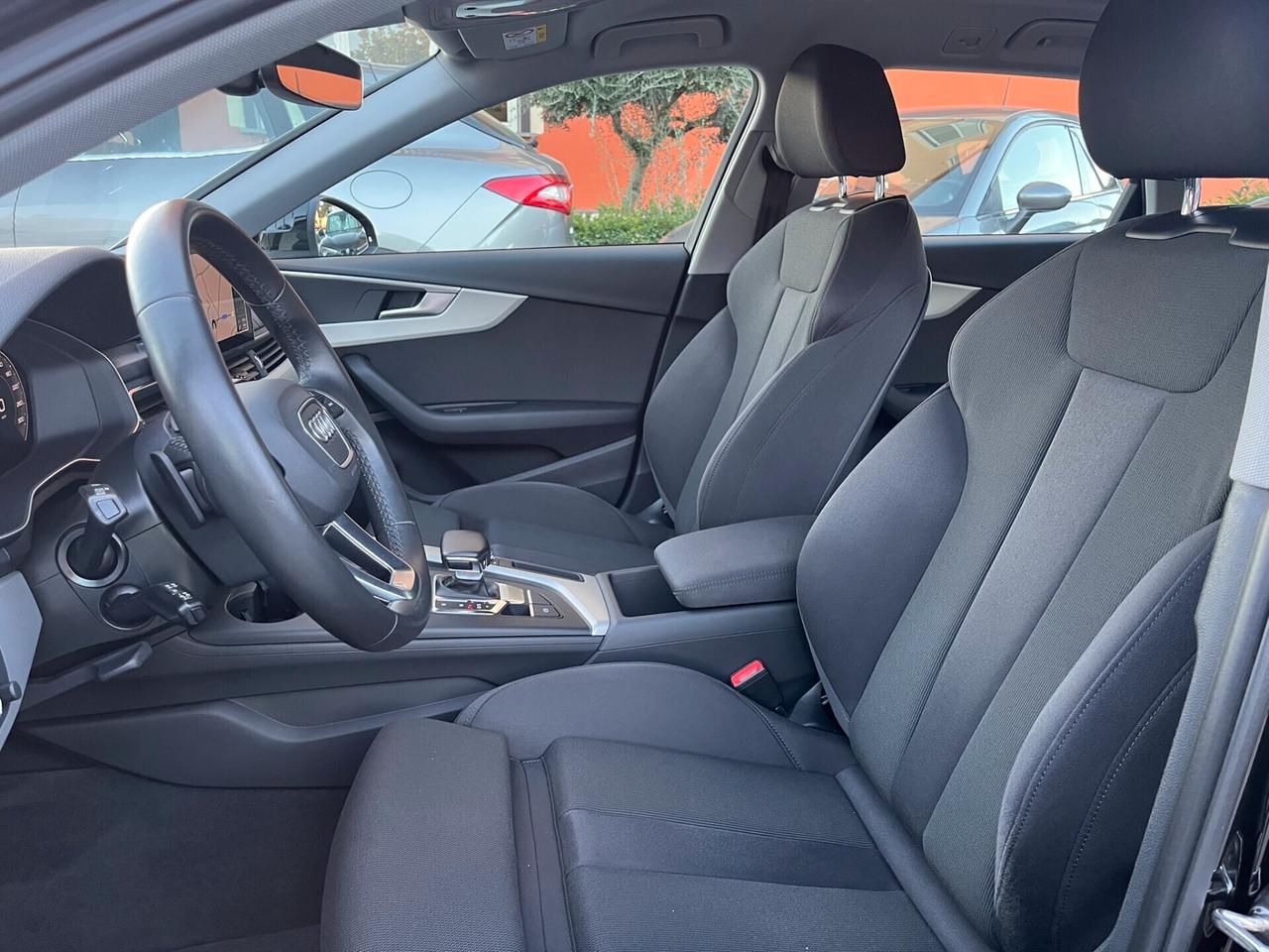 Audi A4 40 TDI S tronic line edition