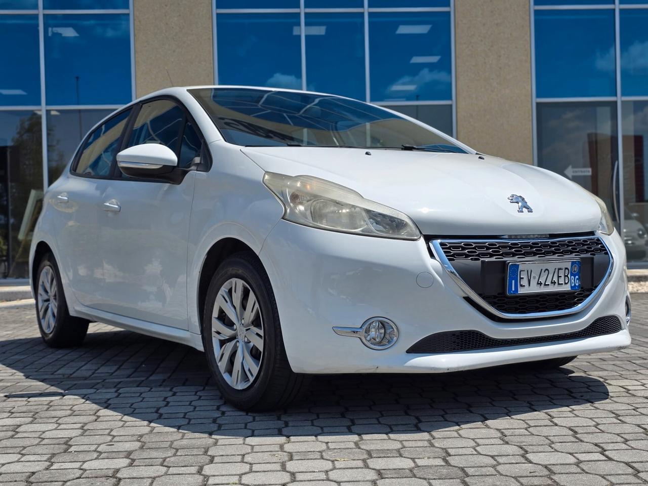 Peugeot 208 1.2 VTi 82 CV 5 porte Allure
