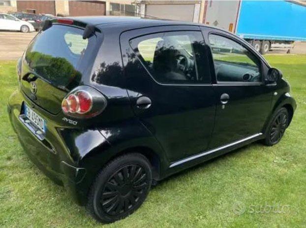Toyota aygo 5 p sol read edition