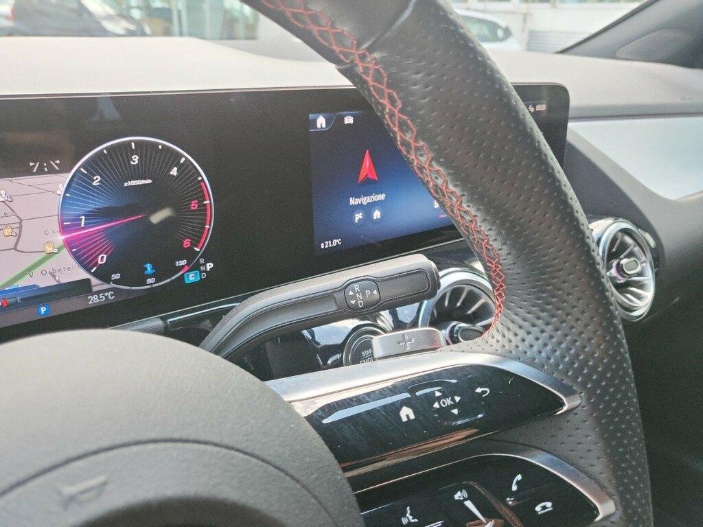 Mercedes Classe B 180 180 D Premium Plus AMG Line 8G-DCT