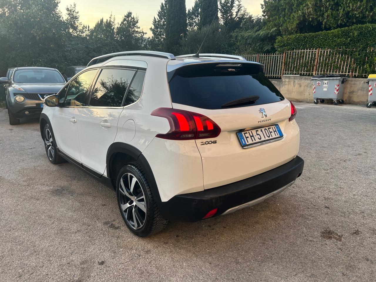 Peugeot 2008 BlueHDi 120 S&S Black Matt Euro6B