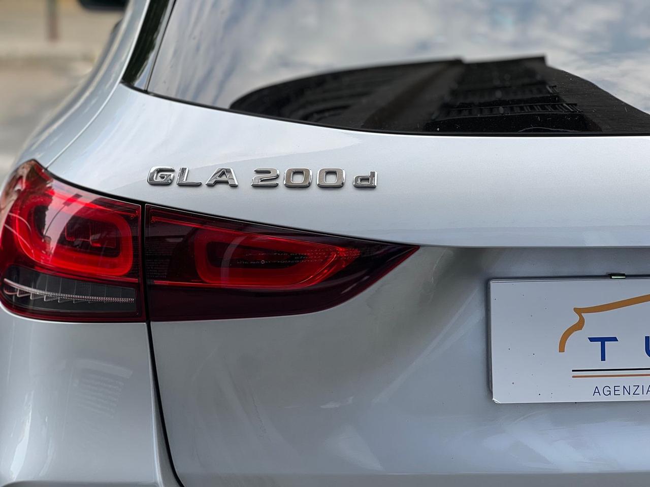 Mercedes-Benz GLA 200 Premium 200D *NIGHT PACK* #5914