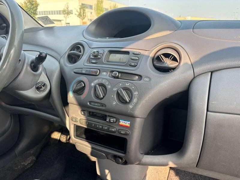 Toyota Yaris NEOP. 1.0 Benzina 68cv