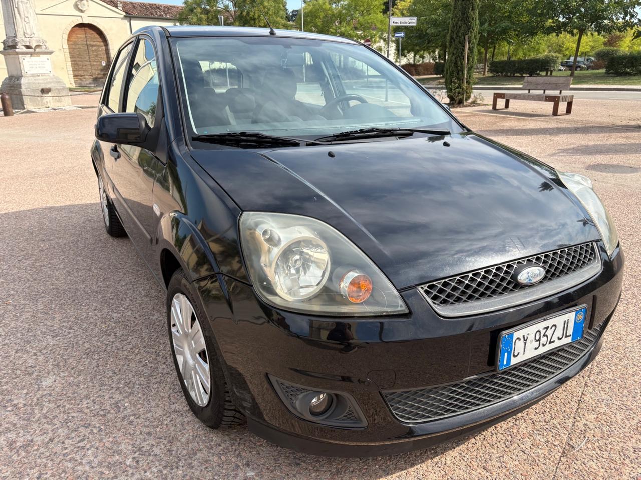 Ford Fiesta 1.4 TDCi 5p. Neo patentati