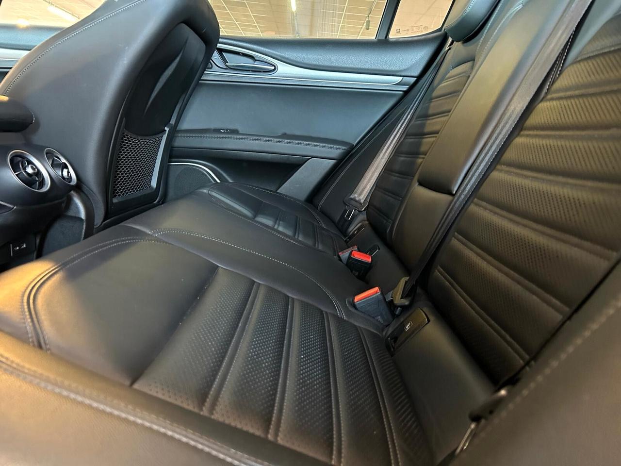 Alfa Romeo Stelvio VELOCE 2.2 Turbodiesel AT8 Q4 SPOTICAR