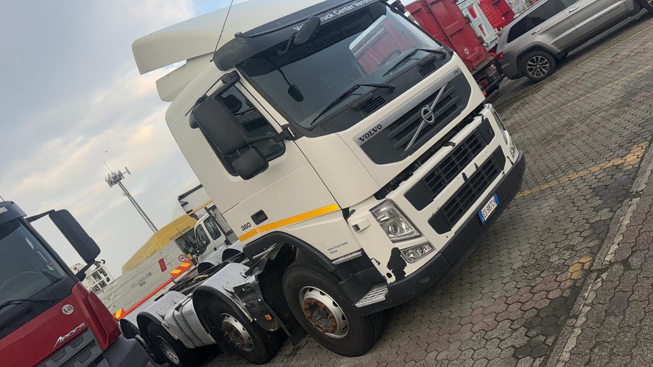 Volvo Trucks FM Volvo FM 4 assi 8x2 euro 5 cambio manuale cab.corta