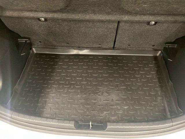 TOYOTA Yaris 1.5 Hybrid 5 porte Trend 'White Edition'