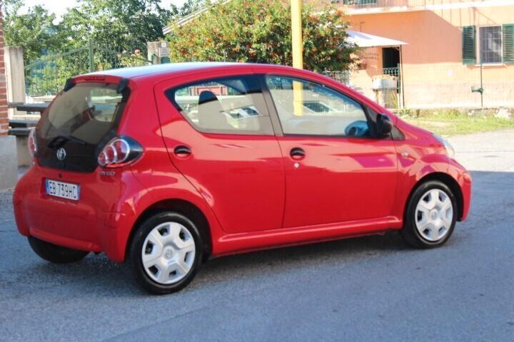 Toyota Aygo 1.0 VVT-i 5 porte Red Edition CLIMATIZZATA UNICA UTILIZZATRICE ESTETICA ESEMPLARE