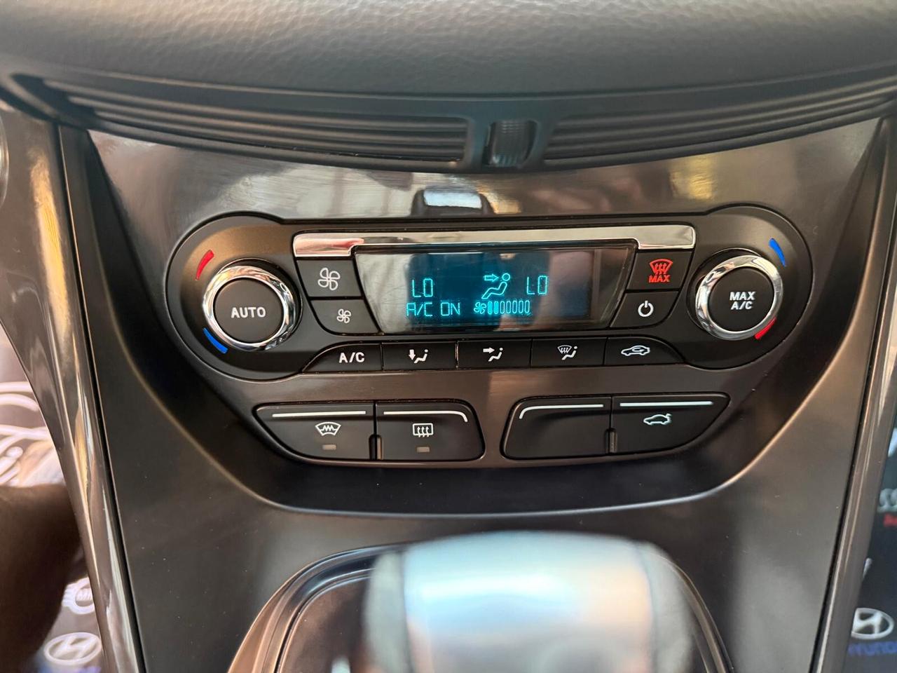 FORD KUGA TITANIUM 2.0 POWERSHIFT 140CV PELLE NAVI CAM ANNO 2014
