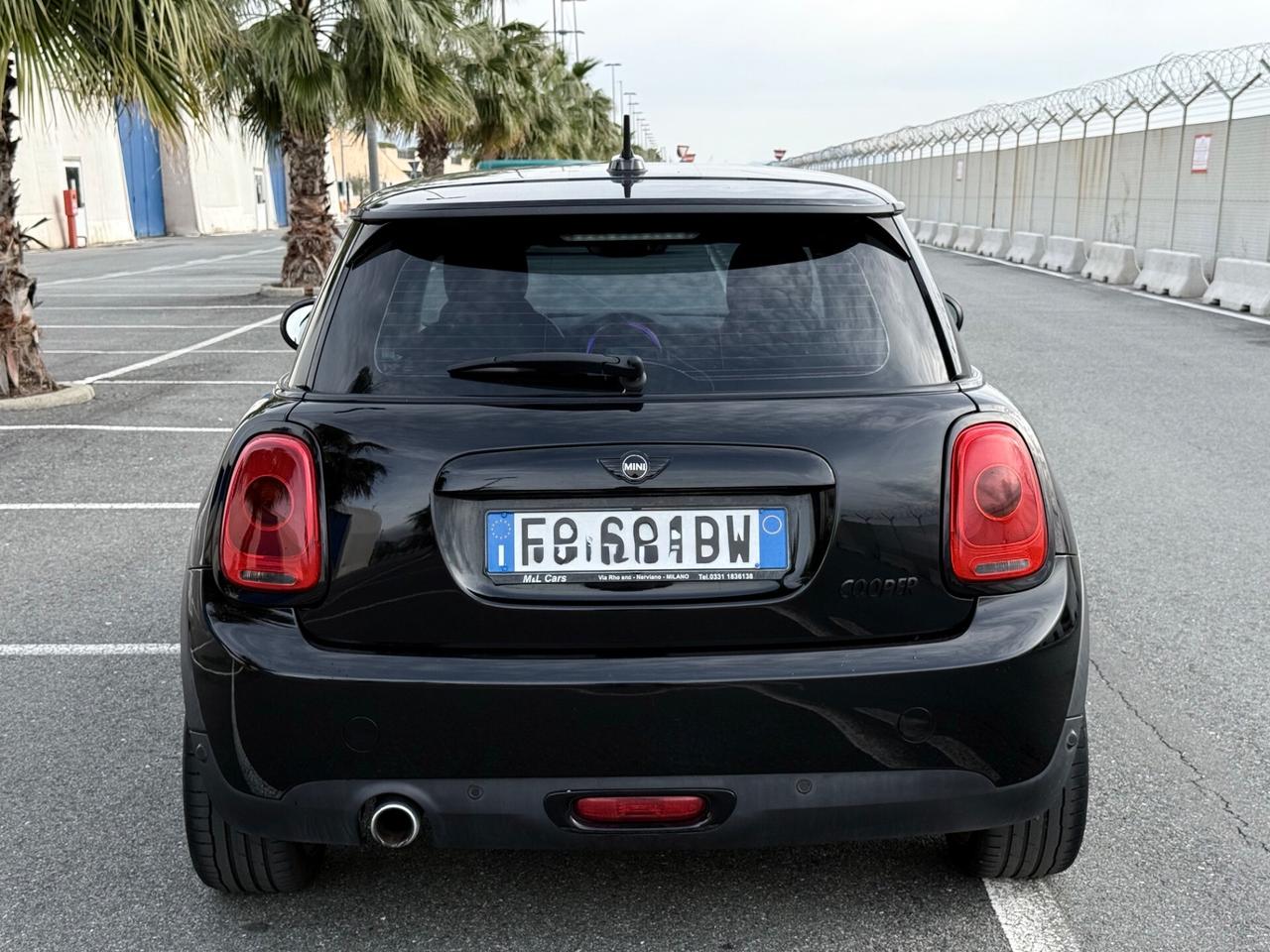 Mini 1.5 Cooper D 116 CV-AUTOM-BLACK EDITION