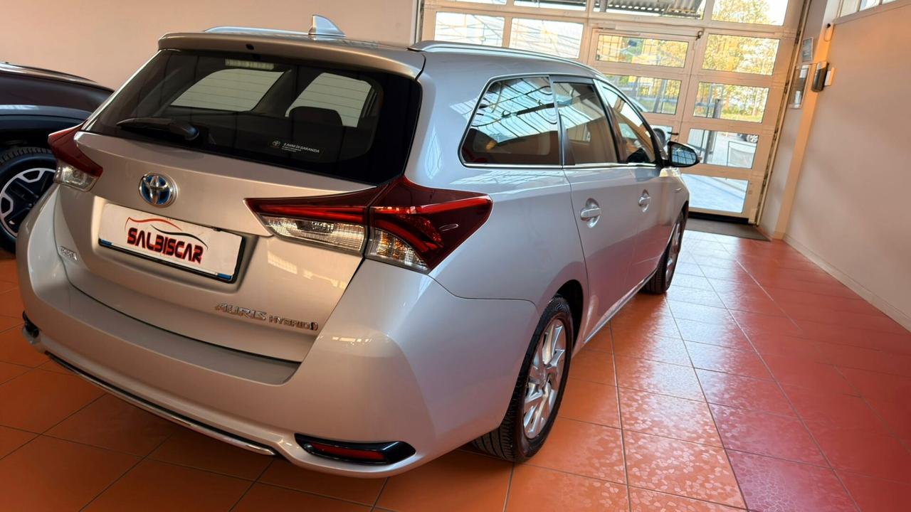 Toyota Auris 1.8 Hybrid Lounge