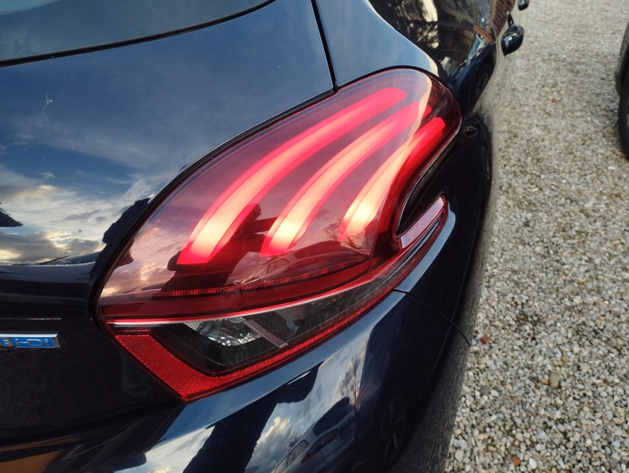 Peugeot 208 BlueHDi 75 5 porte Incidnetata/Sinistrata