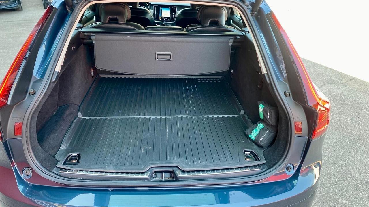 VOLVO V90 CROSS COUNTRY B4 (d) AWD 2.0 (197CV) - VIRTUAL COCKPIT, TETTO PANORAMICO, PELLE TOTALE