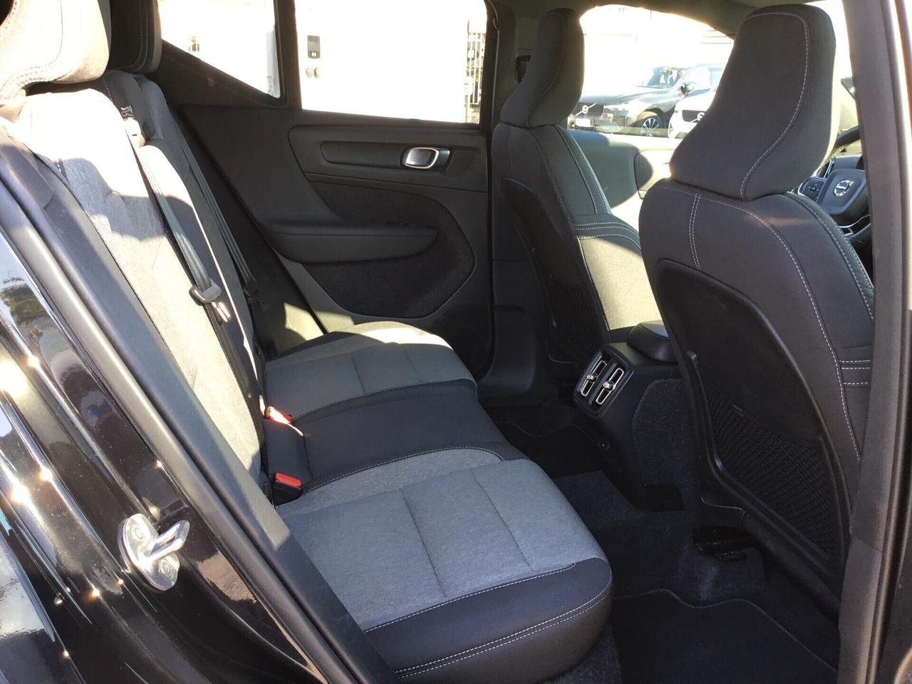 Volvo XC40 T2 Core CAMBIO AUTOMATICO